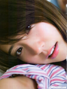 卫藤美彩写真集《話を聞こうか》高清全本 封面