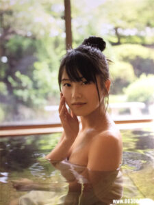 横山由依1ST写真集《ゆいはん》高清全本 封面